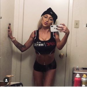 Ufc outfit and nametag